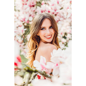MAGNOLIA PORTRAIT